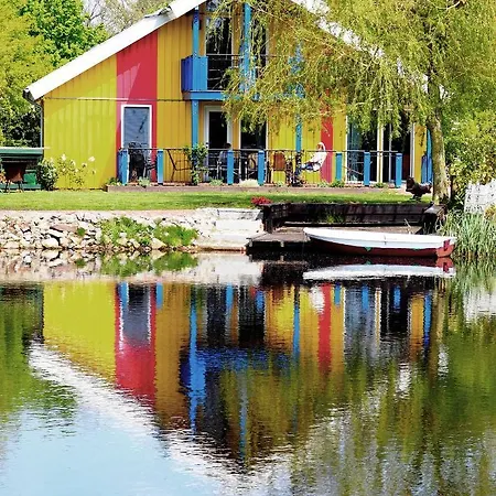 Prázdninový dům Skandinavisches Ferienhaus Am See *