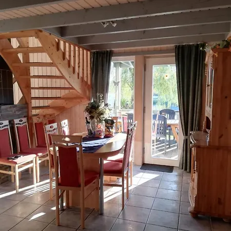 Skandinavisches Ferienhaus Am See *