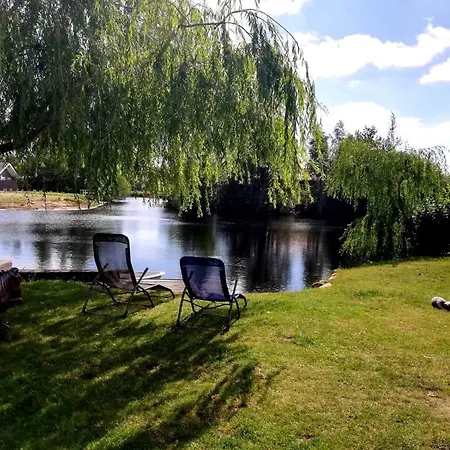 Prázdninový dům Skandinavisches Ferienhaus Am See *