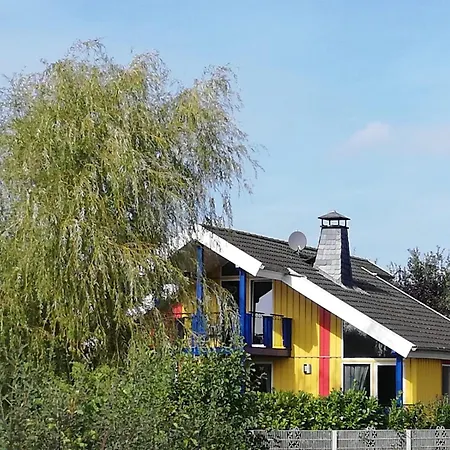 Prázdninový dům Skandinavisches Ferienhaus Am See *
